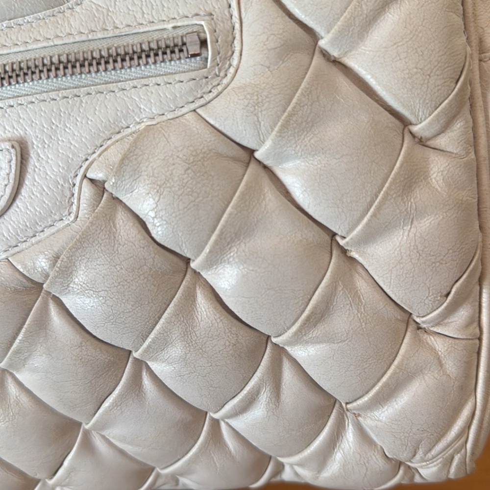 Balenciaga Matelasse Paris quilted  ivory leather handbag with mirror - Picture 9 of 17
